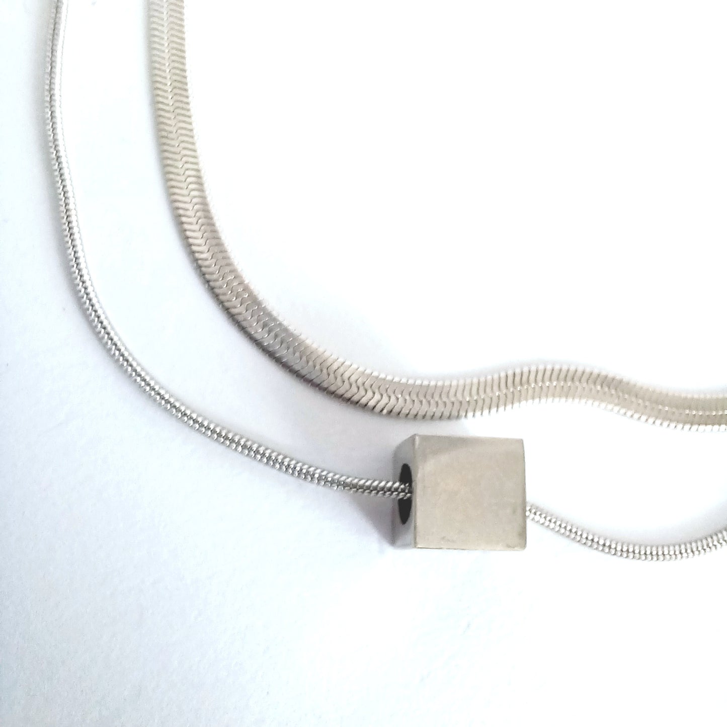 COLLAR CUBIK