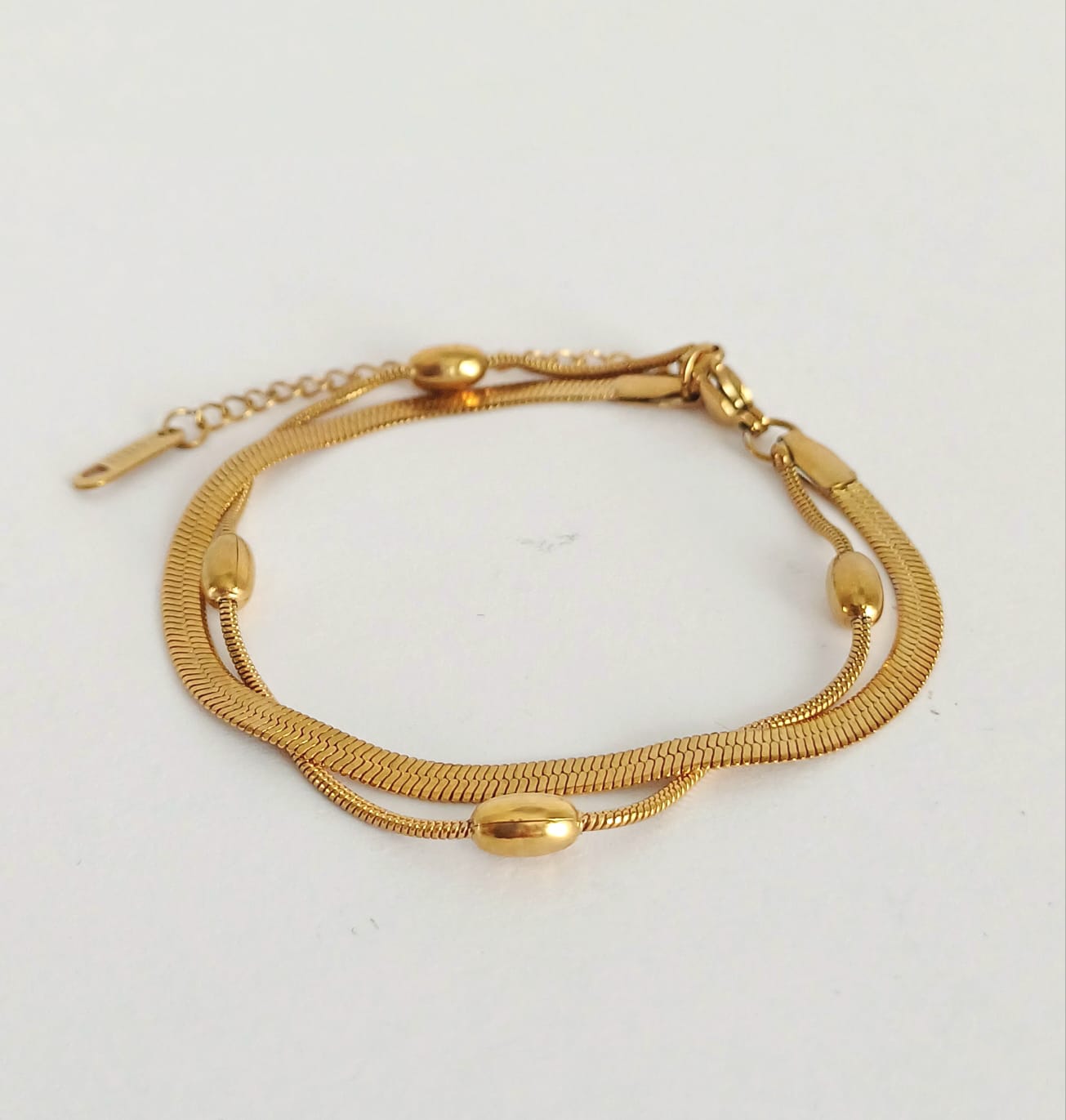 PULSERA ISIS
