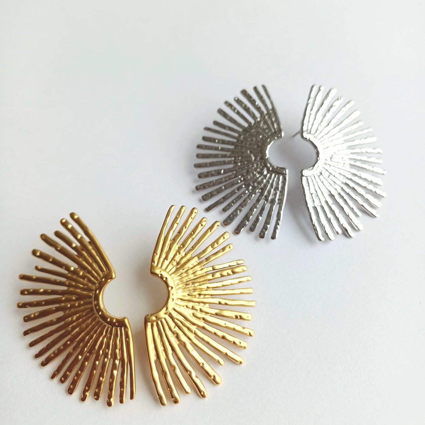 ARETES CAMELIA