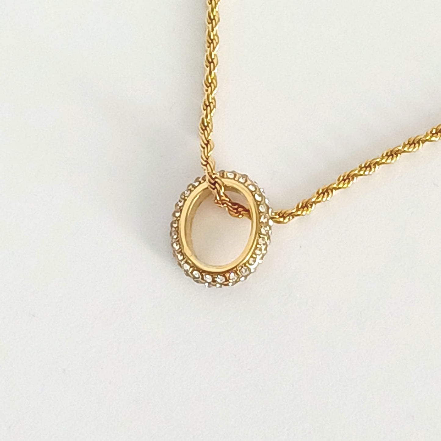 COLLAR LILY